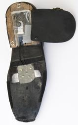 Illustration for article titled These Shoe Phones Are Made for Walkin' (...and Talkin')